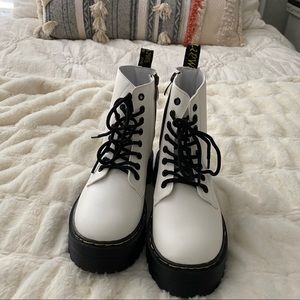 NWOT White doc marten dupes